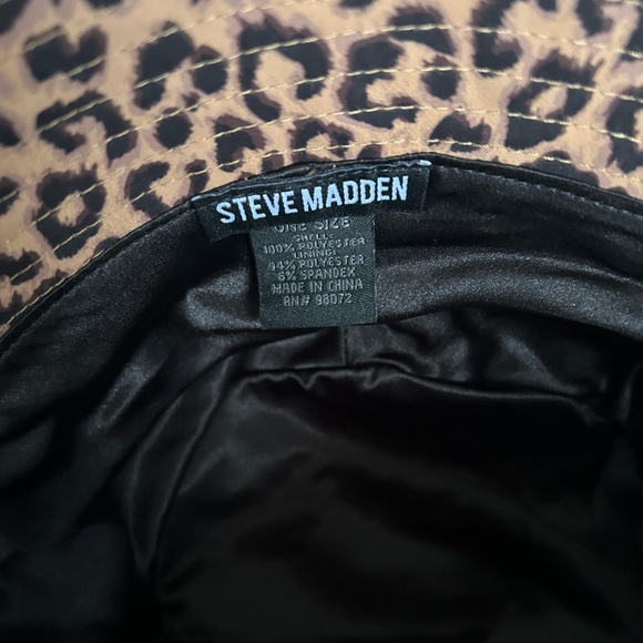 Steve Madden Leopard-Print Water Resistant Packable Bucket Hat - Picture 12 of 13